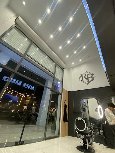 Intérieur du salon RIVER BARBER